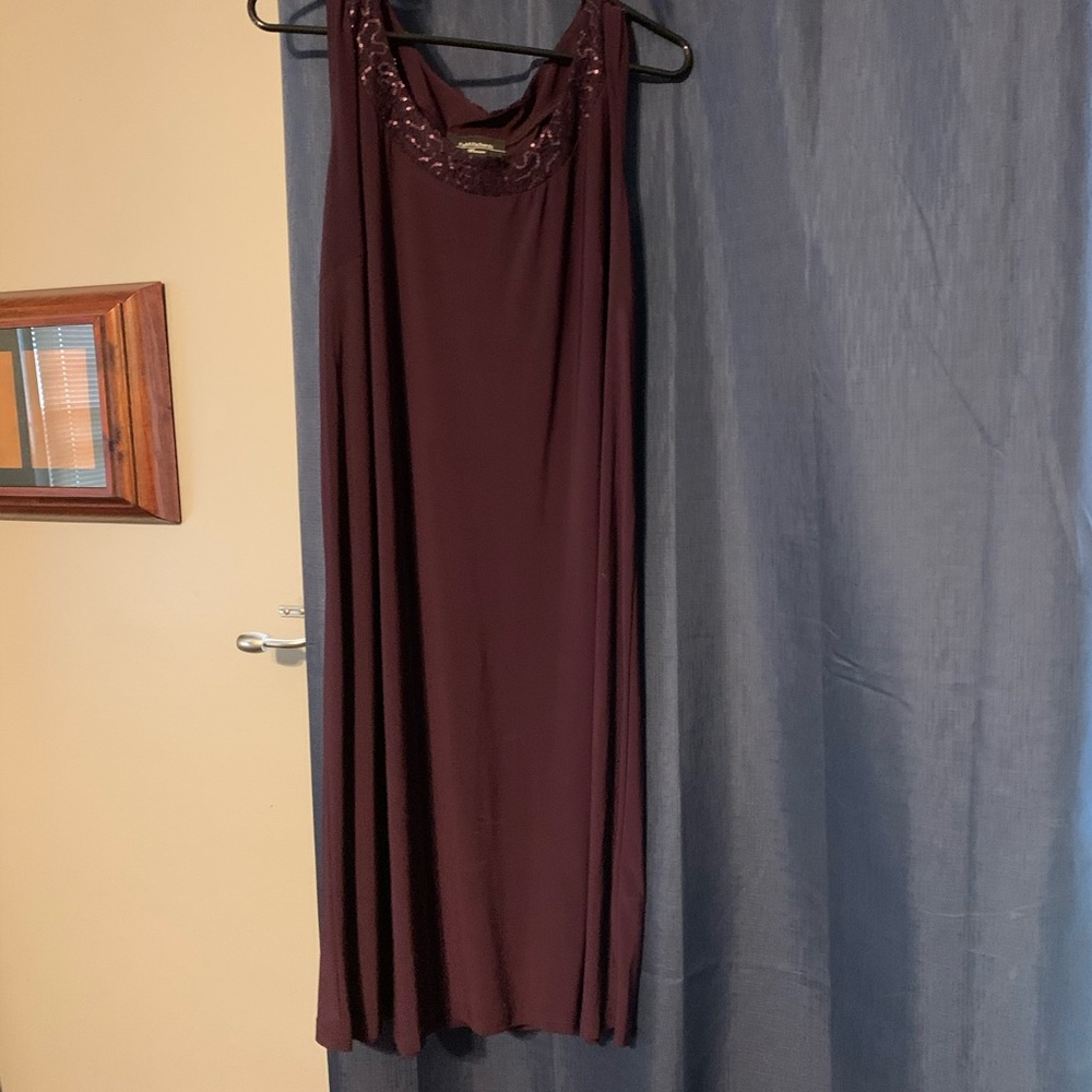 R & M Richards Beautiful plum evening dress - Picture 3 of 4